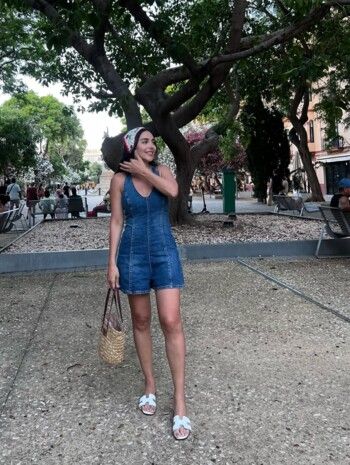 شاهد .. أحدث ظهور لزوجة باسل خياط من إبيزا يلفت الأنظار