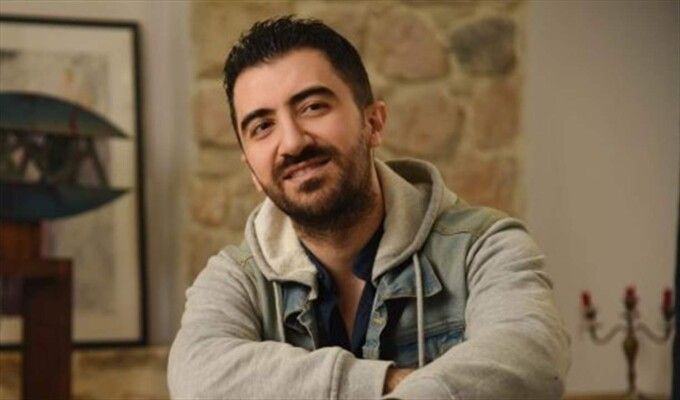 شاهد .. رامي كوسا يُعلّق على شطب إسم سلاف فواخرجي من نقابة الفنانين السوريين