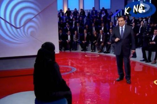 شاهد.. سعودية تحرج زوجها على الهواء وجعلته يبكي من الخجل!!