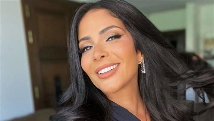 شاهد .. منى زكي توجه رسالة من القلب الى عمرو دياب