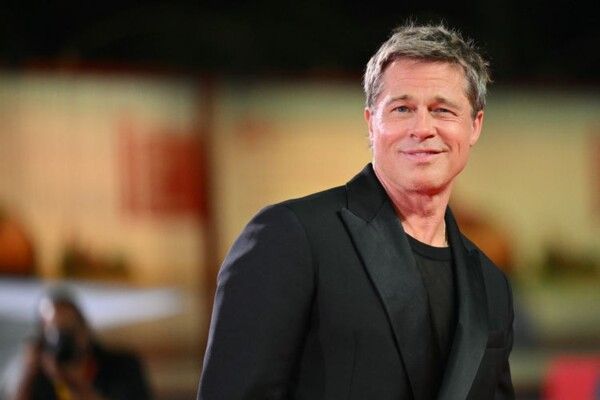 شاهد .. براد بيت يبوح بإسمي المرأتين اللتين سحرتاه