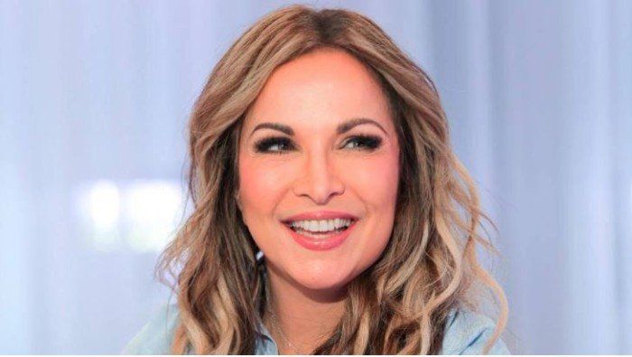 قرار مفاجئ من مهرجان قرطاج بشأن حفل الفرنسية هيلين سيغارا