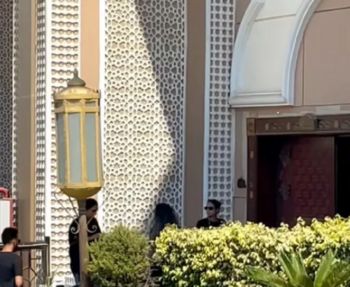 شاهد .. الوسط الفني يودّع المخرج سامح عبد العزيز في جنازة مهيبة بمسجد الشرطة