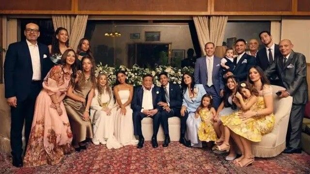 شاهد .. حفيدات عادل إمام الشابات يتصدرن المشهد.. جمالهن ملفت