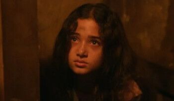 شاهد .. ابنة كريم محمود عبد العزيز تدخل عالم الفن.. وتبهر الجميع بأدائها وجمالها