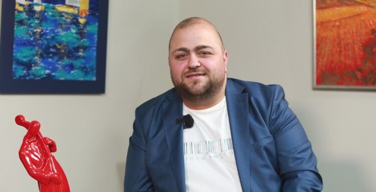 شاهد .. فراس حليمة: لا تواصل مع زياد برجي بعد هذه الحادثة وهناك برامج تستقبل نجوم صف أول ولا تنجح