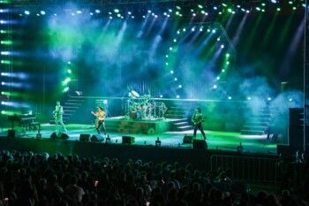 شاهد .. God Save the Queen في أعياد بيروت .. أمسية تُلهب الذاكرة وتُحيي أسطورة كوين