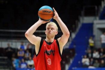 شاهد .. لاعب كرة سلة عالمي متهم بجريمة إلكترونية .. إليكم التفاصيل