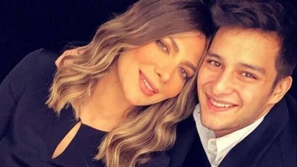 شاهد .. إبن أصالة يوجه رسالة دعم وحب لوالدته