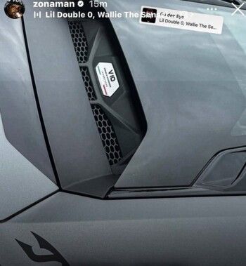 شاهد .. بقيمة 3 مليون دولار..ترافيس سكوت يهدي سيارات Lamborghini بهذه المناسبة