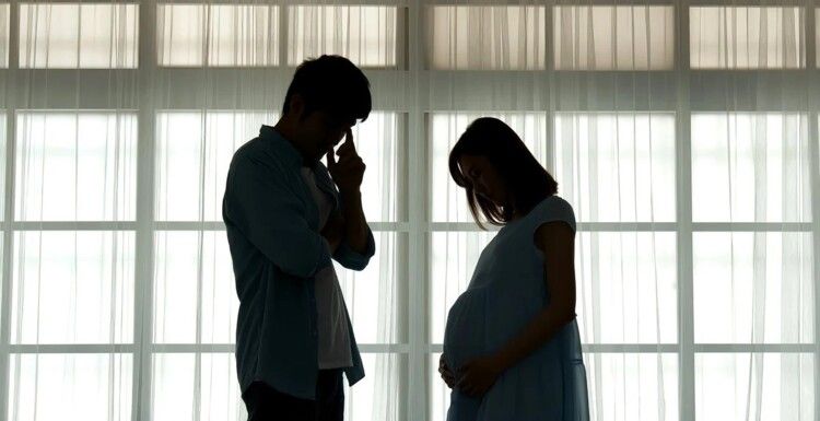 شاهد .. نجمة تكشف خيانة زوجها لها وهي حامل بطفلهما وتروي التفاصيل