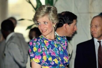 شاهد .. فستان ارتدته الأميرة ديانا للأطفال يُباع بثمن قصر في لندن