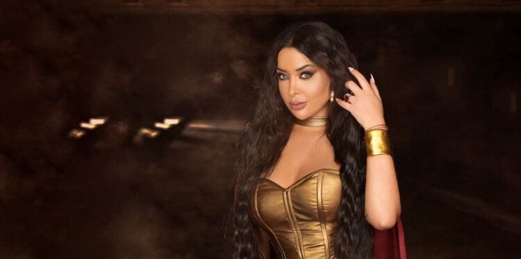 شاهد .. كاميليا ورد تطل برومانسية كبيرة