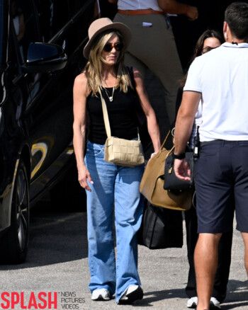 شاهد .. علاقة حب جديدة في حياة جينيفر أنيستون.. وصور مع هذا النجم إلى العلن