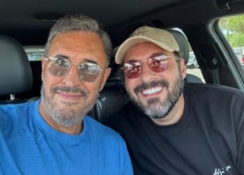 شاهد .. كاظم الساهر يطل على محبيه بصورة حديثة تنفي شائعة وفاته