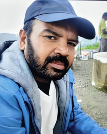 شاهد .. حادث مروع في موقع التصوير.. وفاة ممثل أثناء مشهد قفزة خطيرة