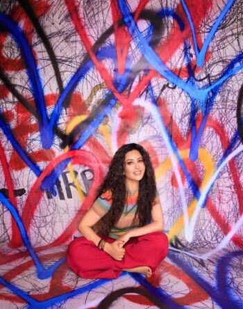 شاهد .. بعد أن طرحت 4 أغنيات منه .. هذه تفاصيل ألبوم لطيفة التونسية الجديد