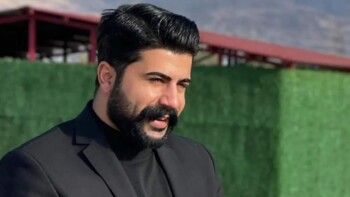 شاهد .. مصرع عارض أزياء شهير أمام بناته الثلاث