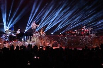 شاهد .. حفل مميز لفرقة أدونيس في "أعياد بيروت" تخلله إطلاق ألبوم وغناء ماريتا الحلاني