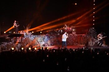 شاهد .. حفل مميز لفرقة أدونيس في "أعياد بيروت" تخلله إطلاق ألبوم وغناء ماريتا الحلاني