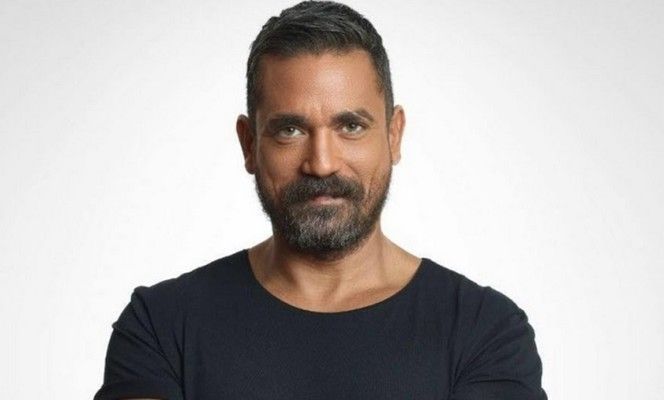 شاهد .. الظهور الأول لعائلة أمير كرارة.. وأولاده يلفتون الأنظار بجمالهم