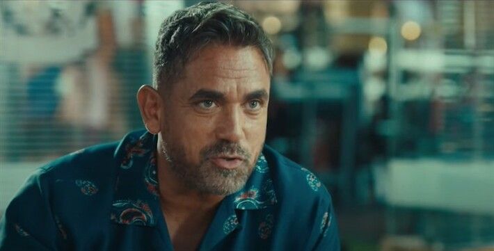 شاهد .. أمير كرارة بتصريح لافت عن هنا الزاهد .. ووسامة ابنه حديث الناس