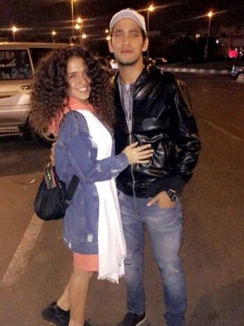 شاهد .. من الطفولة إلى الزواج.. رنا رئيس توثّق قصة حبها برسالة مؤثرة