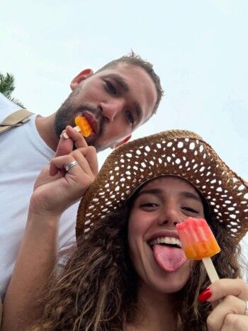 شاهد .. من الطفولة إلى الزواج.. رنا رئيس توثّق قصة حبها برسالة مؤثرة