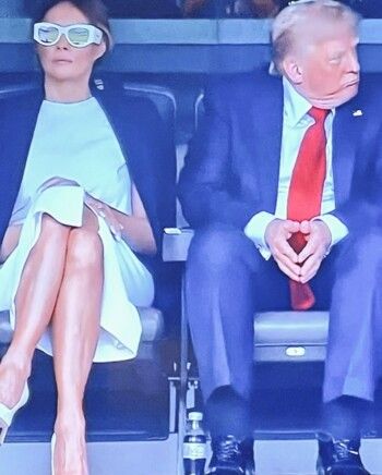 شاهد .. دونالد ترامب يشخص بهذا المرض!