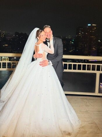 شاهد .. من الطفولة إلى الزواج.. رنا رئيس توثّق قصة حبها برسالة مؤثرة