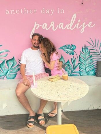 شاهد .. من الطفولة إلى الزواج.. رنا رئيس توثّق قصة حبها برسالة مؤثرة