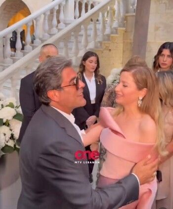 شاهد .. وائل كفوري يشارك في زفاف سيليو إيلي صعب بإطلالة أنيقة