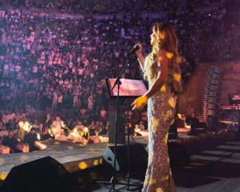 شاهد .. نجوى كرم تُشعل المدرج الروماني في عمّان .. وتستخدم ChatGPT لهذا الأمر