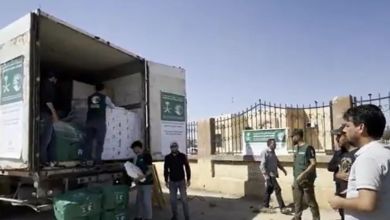 اتفرج – «إغاثي الملك سلمان» يقدم مساعدات عاجلة لـ3400 عائلة نازحة من السويداء