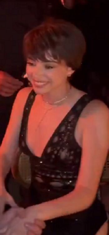 شاهد .. جيسيكا عازار وماريتا الحلاني بالفستان نفسه في زفاف إبن إيلي صعب