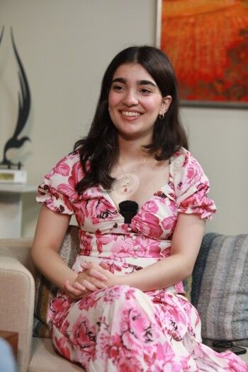 شاهد .. كريستا ماريا أبو عقل تروي كيف رسم القدر مشاركتها في La Voix وتكشف عن صفات Corneille وراء الكواليس