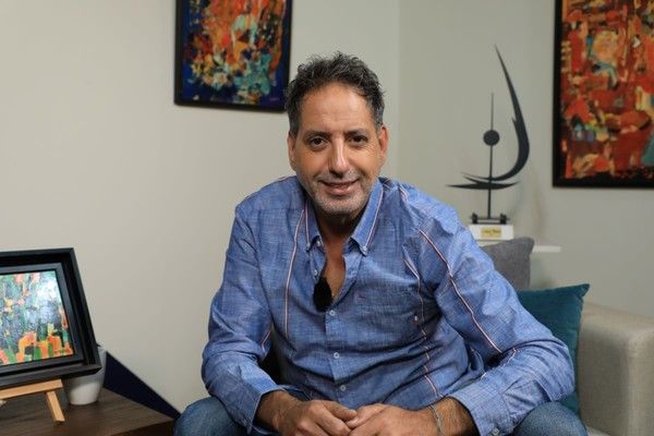 شاهد .. بعد قصة حب سرية.. أمير يزبك يكشف عن هوية حبيبته المعروفة - بالصور