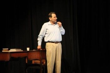 شاهد .. مسرحية "شغلة فكر" تبهر المشاهدين وهذا ما فعله طلال الجردي وطارق تميم