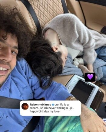 شاهد .. سيلينا غوميز نائمة.. وبيني بلانكو يحتفل بطريقته الخاصة!
