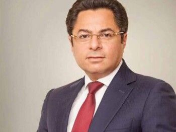 شاهد .. إعلامي عربي شهير ومهم يتعرض لوعكة صحية مباشرةً على الهواء