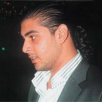 شاهد .. إطلالة من بداياته الفنية تعود للواجهة .. آدم كما لم تروه من قبل