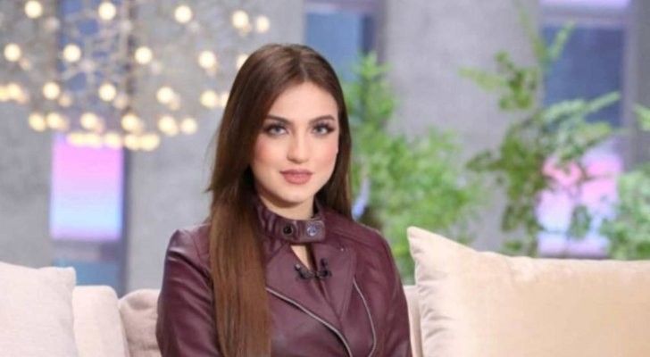 شاهد .. ياسمين عز تحسم الجدل حول زواجها مباشرة على الهواء