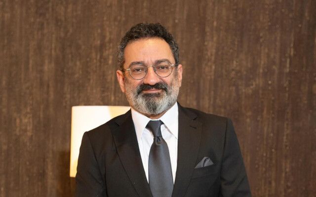 شاهد .. في يوم الرحيل ... جورج خباز يستذكر زياد الرحباني بصورة نادرة من 1993