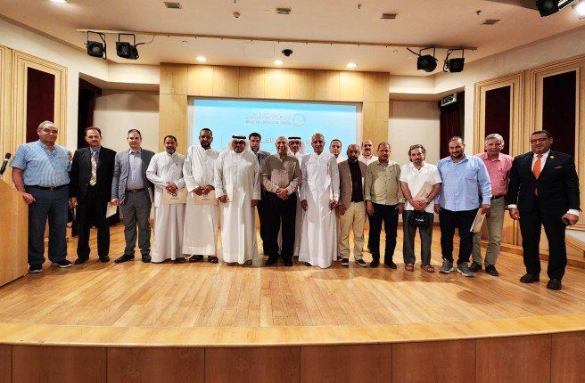 (البابطين الثقافية) تختتم موسمها بدورة (جماليات اللغة العربية - دروس في علم البلاغة)