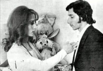 شاهد .. علاقة معقدة وخلافات كثيرة.. إليكم مجموعة صور جمعت السيدة فيروز بـ زياد الرحباني