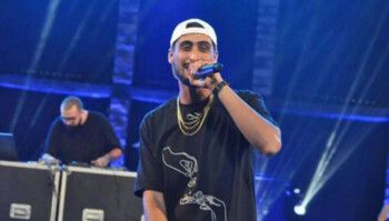 شاهد .. توقيف فنان عربي قبل لحظات من حفله بقضية حسّاسة!