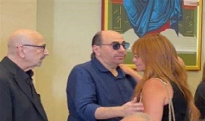 شاهد .. تصرف ملفت من كارول سماحة تجاه أسامة الرحباني بالرغم من خلافهما