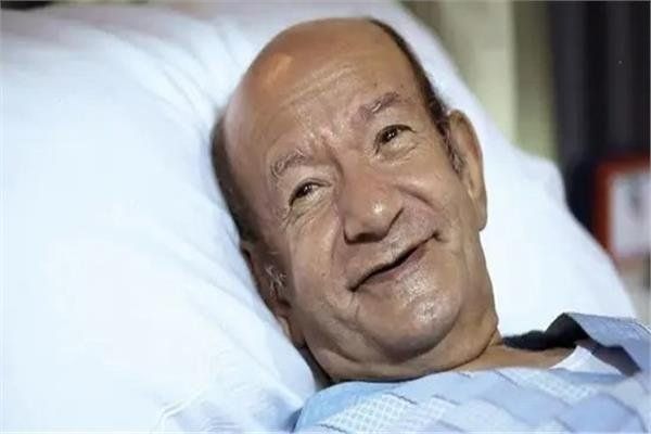 آخر تطورات الحالة الصحية للفنان المصري لطفي لبيب بعد نقله للعناية المركزة