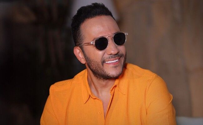 شاهد .. "هي هي".. حسين الديك يفتح موسم الصيف بأغنية راقصة وإيقاع منعش