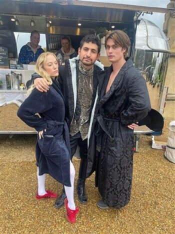 شاهد .. أمير المصري يسحر جمهور فينيسيا برومانسية "100 Nights of Hero"